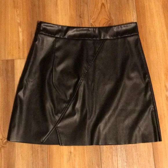 Shein Black Faux Leather Mini Skirt Size Large - Picture 1 of 7